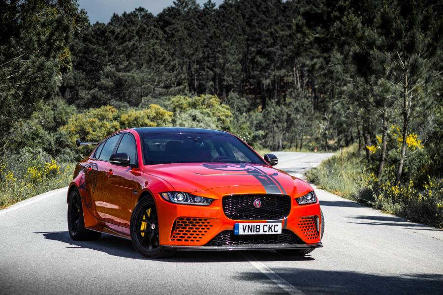  Jaguar XE SV Project 8 (X760) 2017 года  (WW) (фото 27 из 45)